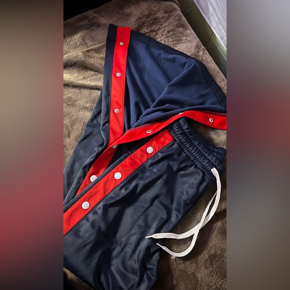 Tear Open Pants - Picture 2 of 3